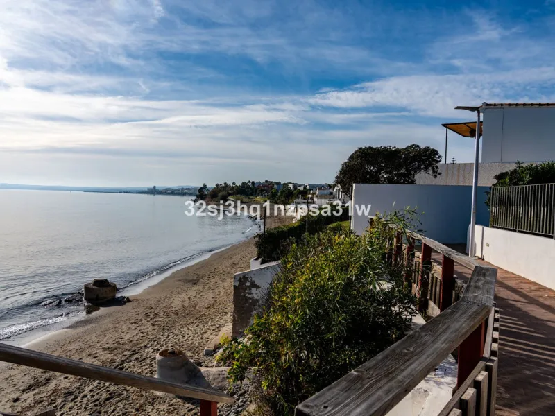 NEW EXCLUSIVE LISTING - SOLE AGENCY