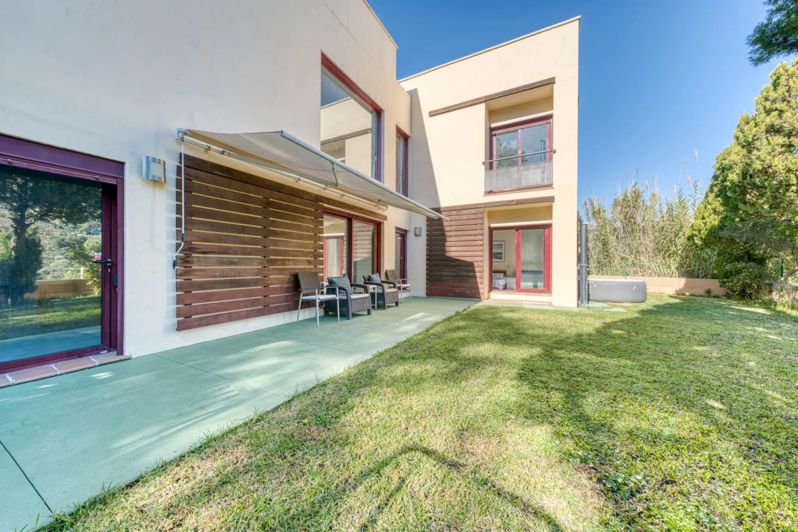 This Luxurious Spacious Fully Detached Villa in an Oasis of Tranquillity with Luxury Resort Amenities