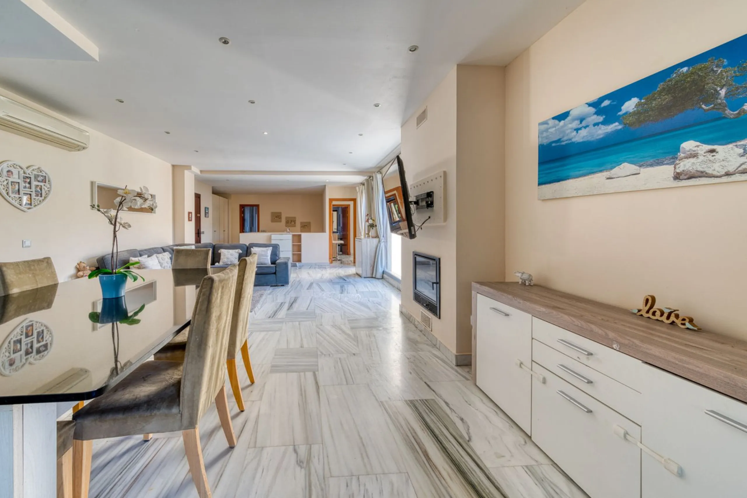 This Luxurious Spacious Fully Detached Villa in an Oasis of Tranquillity with Luxury Resort Amenities