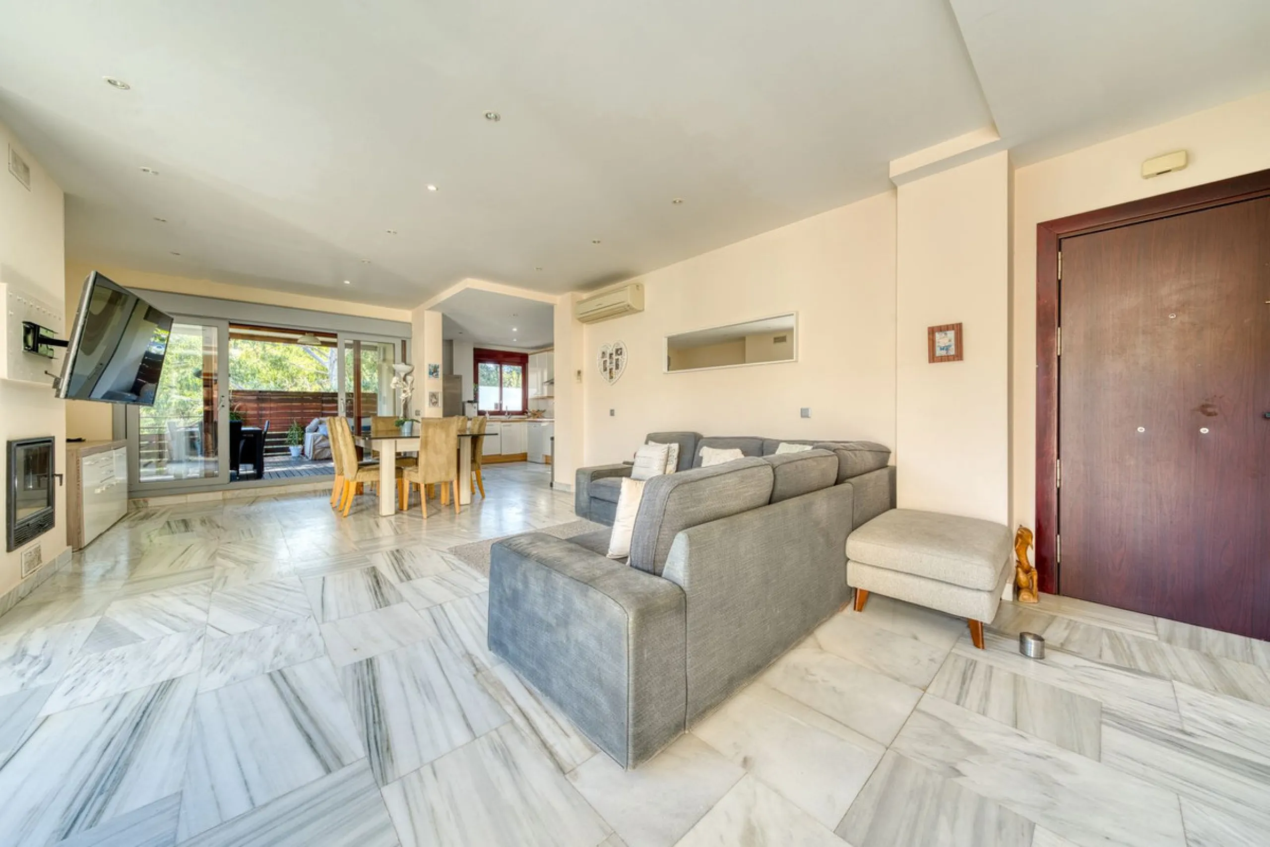 This Luxurious Spacious Fully Detached Villa in an Oasis of Tranquillity with Luxury Resort Amenities