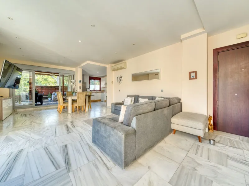This Luxurious Spacious Fully Detached Villa in an Oasis of Tranquillity with Luxury Resort Amenities
