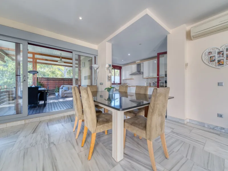 This Luxurious Spacious Fully Detached Villa in an Oasis of Tranquillity with Luxury Resort Amenities
