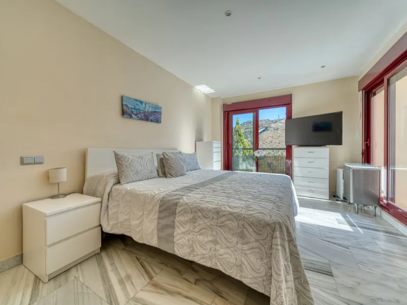 This Luxurious Spacious Fully Detached Villa in an Oasis of Tranquillity with Luxury Resort Amenities