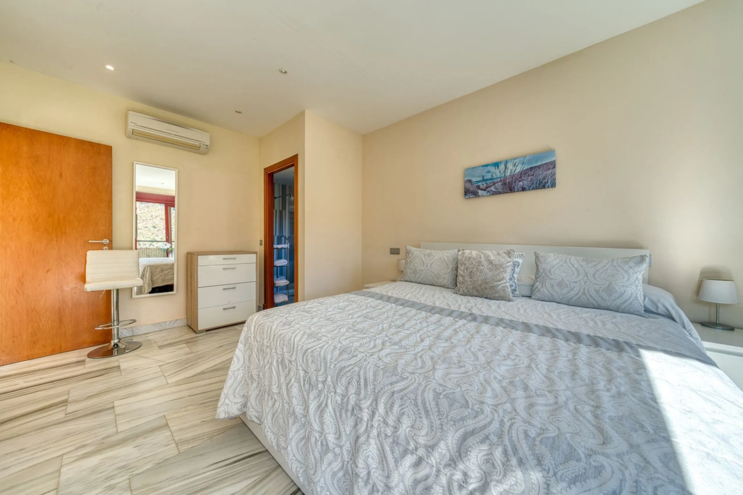 This Luxurious Spacious Fully Detached Villa in an Oasis of Tranquillity with Luxury Resort Amenities