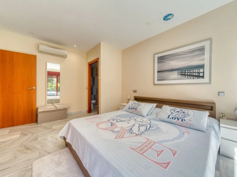 This Luxurious Spacious Fully Detached Villa in an Oasis of Tranquillity with Luxury Resort Amenities