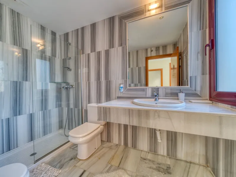 This Luxurious Spacious Fully Detached Villa in an Oasis of Tranquillity with Luxury Resort Amenities