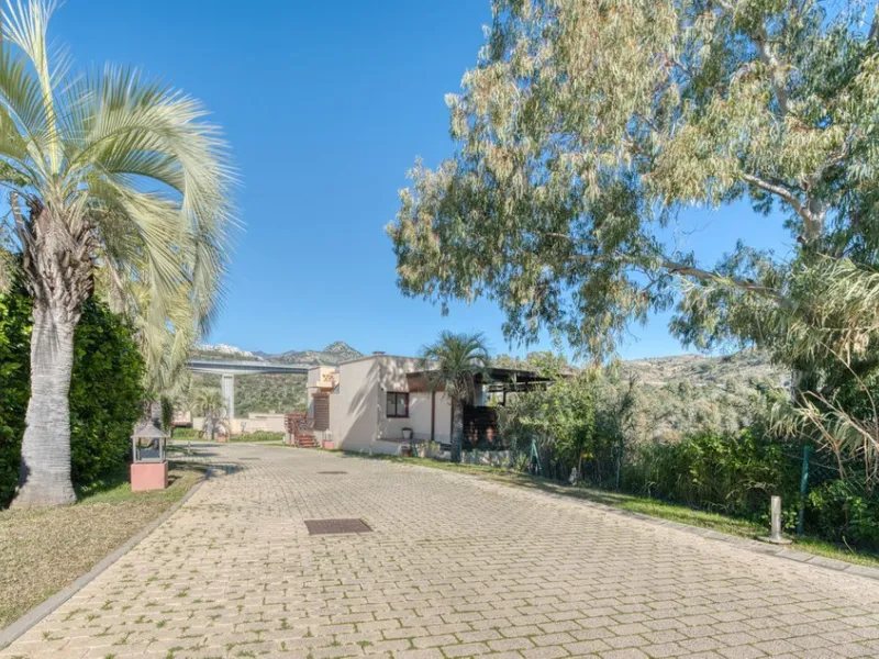 This Luxurious Spacious Fully Detached Villa in an Oasis of Tranquillity with Luxury Resort Amenities