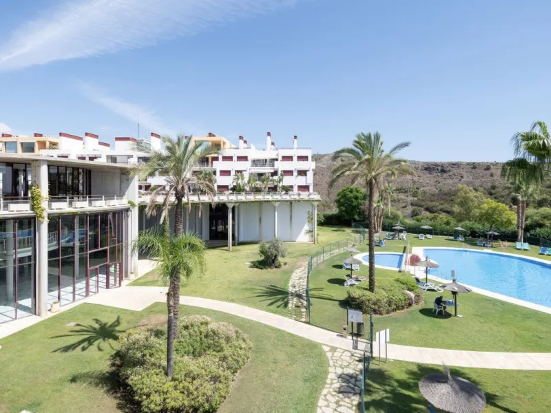 This Luxurious Spacious Fully Detached Villa in an Oasis of Tranquillity with Luxury Resort Amenities