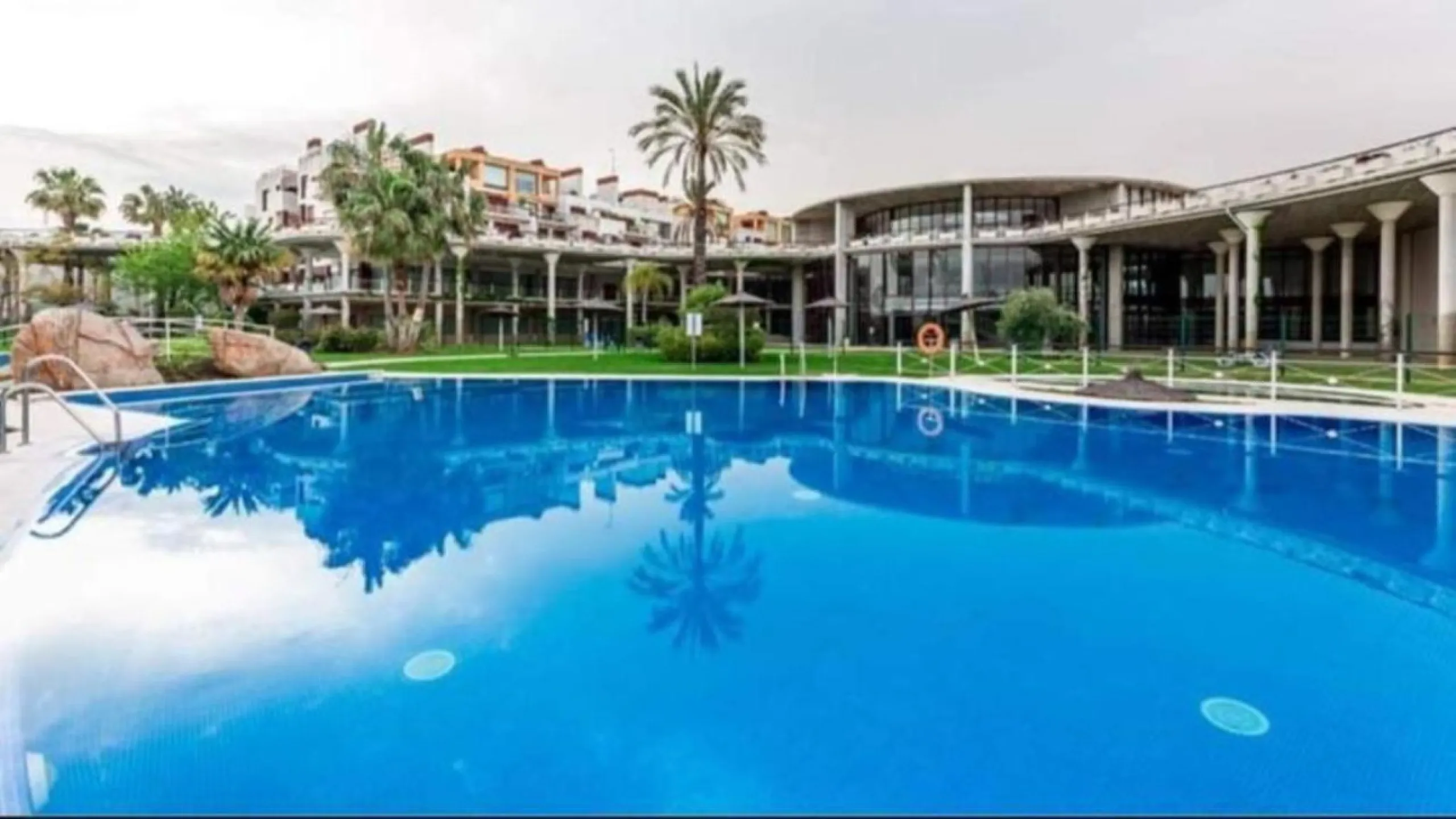 This Luxurious Spacious Fully Detached Villa in an Oasis of Tranquillity with Luxury Resort Amenities
