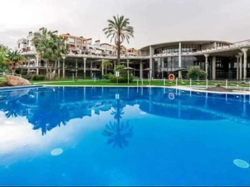 This Luxurious Spacious Fully Detached Villa in an Oasis of Tranquillity with Luxury Resort Amenities
