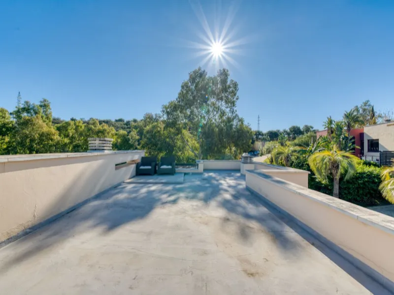 This Luxurious Spacious Fully Detached Villa in an Oasis of Tranquillity with Luxury Resort Amenities