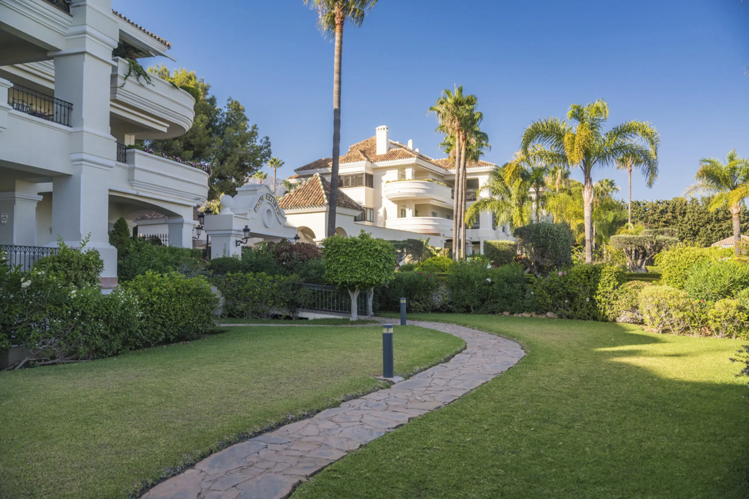Apartment - Ground Floor Apartment в продаже в Marbella, Málaga. В доме 3 спален и 3 ванных комнат. Площадь дома 145 м²