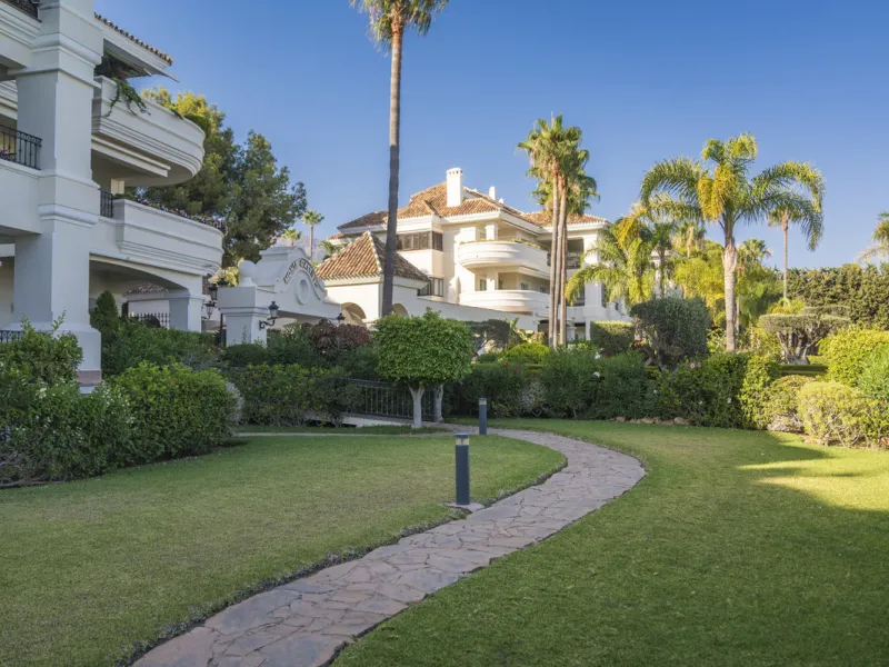 Apartment - Ground Floor Apartment в продаже в Marbella, Málaga. В доме 3 спален и 3 ванных комнат. Площадь дома 145 м²