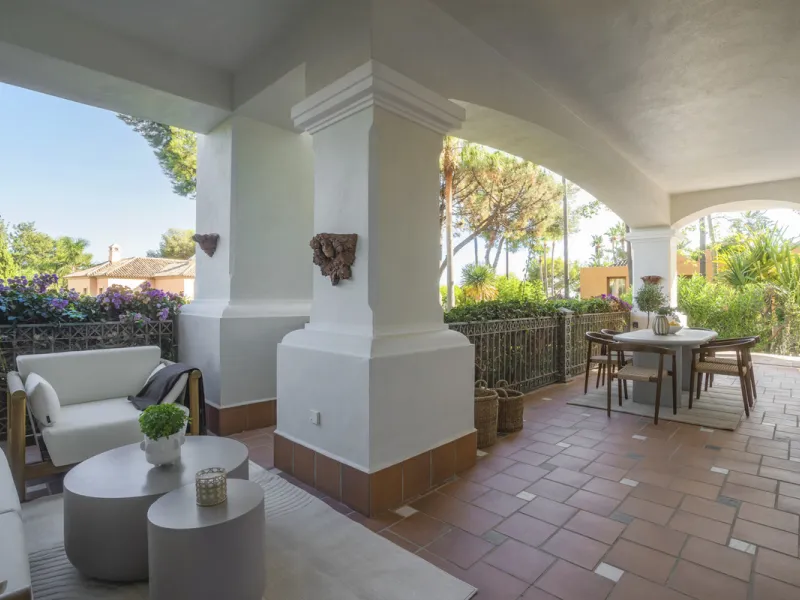Apartment - Ground Floor Apartment в продаже в Marbella, Málaga. В доме 3 спален и 3 ванных комнат. Площадь дома 145 м²