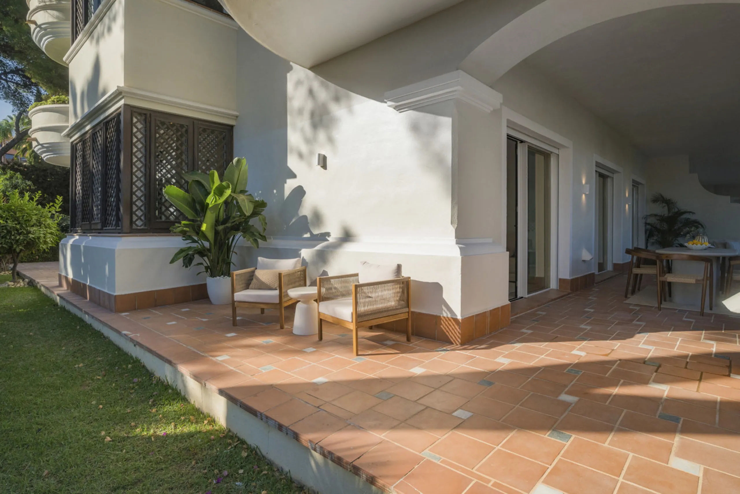 Apartment - Ground Floor Apartment в продаже в Marbella, Málaga. В доме 3 спален и 3 ванных комнат. Площадь дома 145 м²