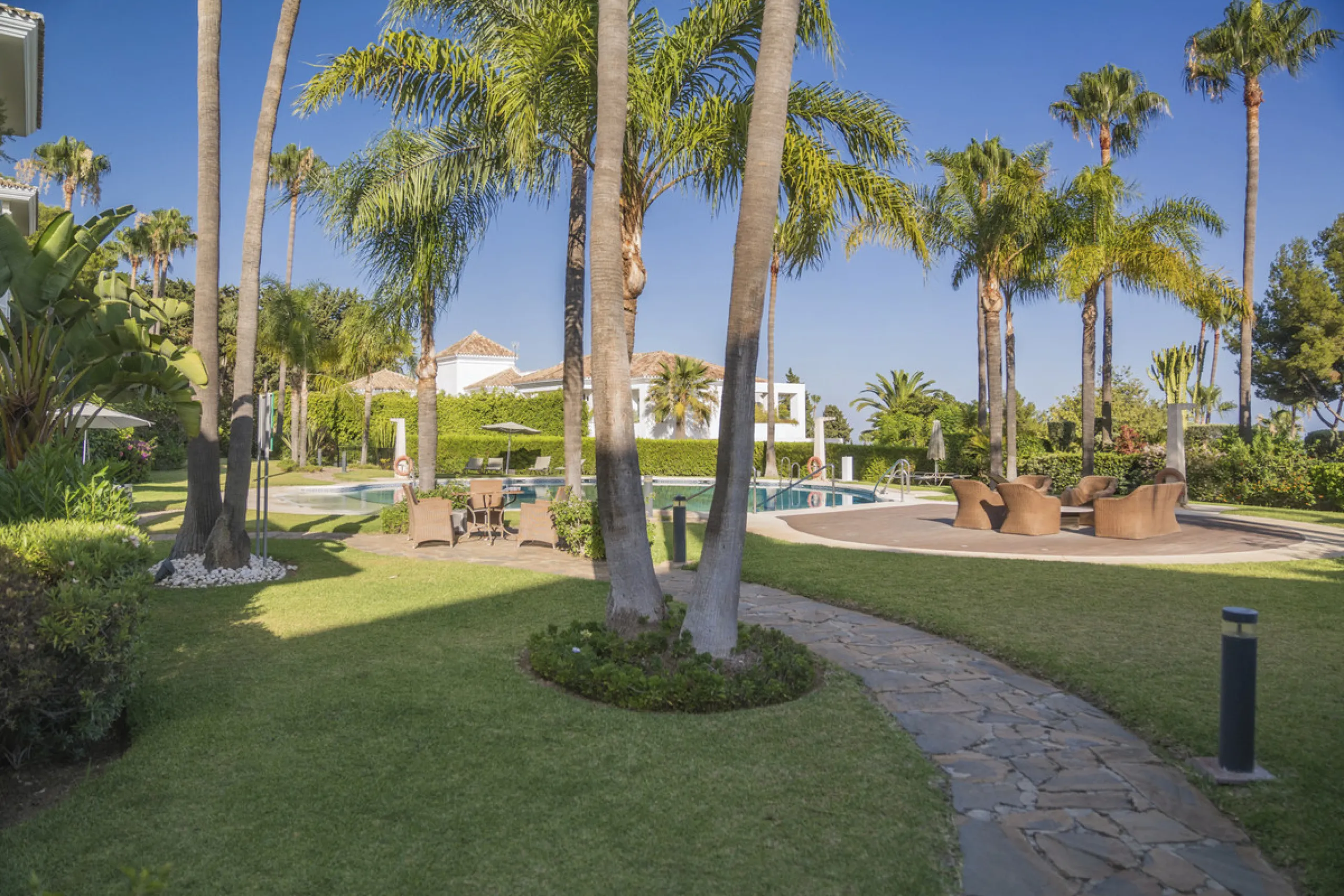 Apartment - Ground Floor Apartment в продаже в Marbella, Málaga. В доме 3 спален и 3 ванных комнат. Площадь дома 145 м²