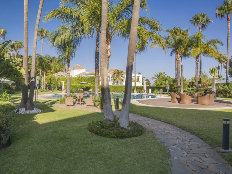 Apartment - Ground Floor Apartment в продаже в Marbella, Málaga. В доме 3 спален и 3 ванных комнат. Площадь дома 145 м²
