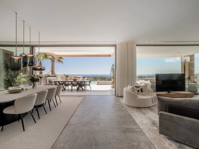 House - Detached Villa в продаже в Benahavís, Málaga. В доме 6 спален и 9 ванных комнат. Площадь дома 943 м². Площадь участка 960 м²