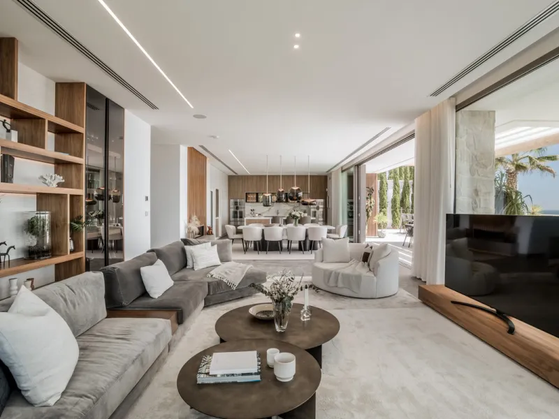 House - Detached Villa в продаже в Benahavís, Málaga. В доме 6 спален и 9 ванных комнат. Площадь дома 943 м². Площадь участка 960 м²
