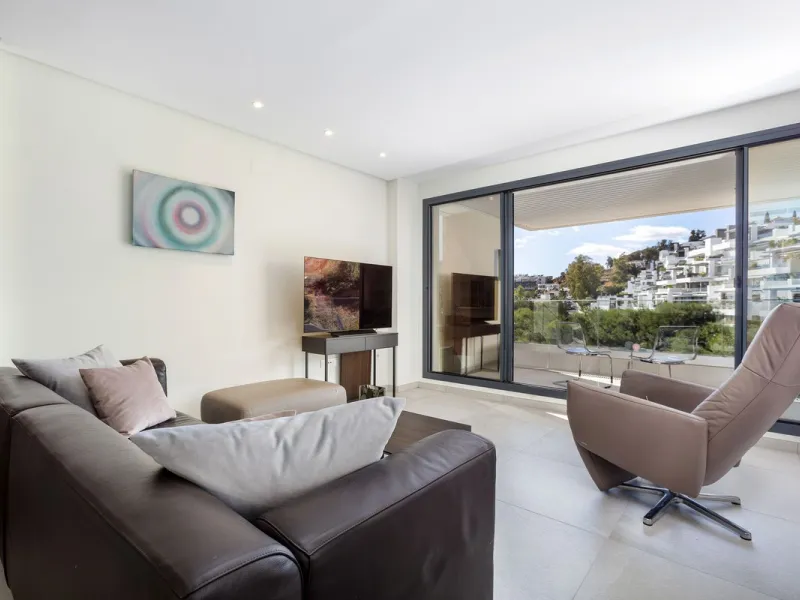 Apartment - Middle Floor Apartment в продаже в Marbella, Málaga. В доме 2 спален и 2 ванных комнат. Площадь дома 74 м²