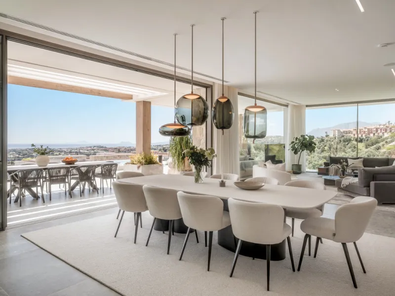 House - Detached Villa в продаже в Benahavís, Málaga. В доме 6 спален и 9 ванных комнат. Площадь дома 943 м². Площадь участка 960 м²