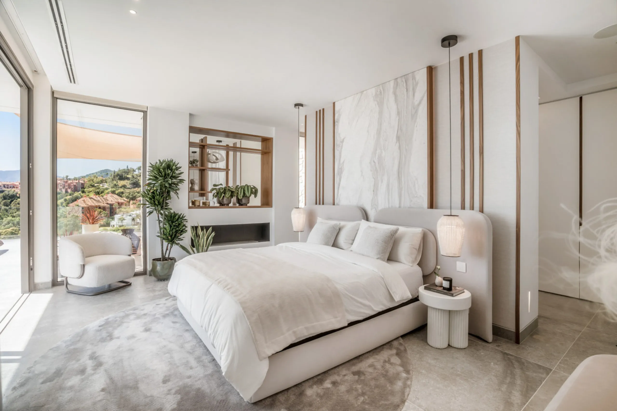 House - Detached Villa в продаже в Benahavís, Málaga. В доме 6 спален и 9 ванных комнат. Площадь дома 943 м². Площадь участка 960 м²