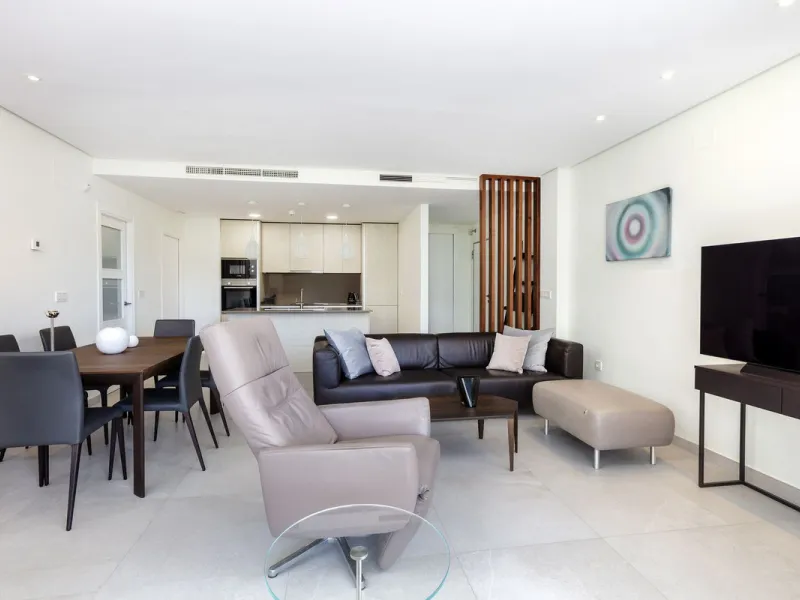 Apartment - Middle Floor Apartment в продаже в Marbella, Málaga. В доме 2 спален и 2 ванных комнат. Площадь дома 74 м²