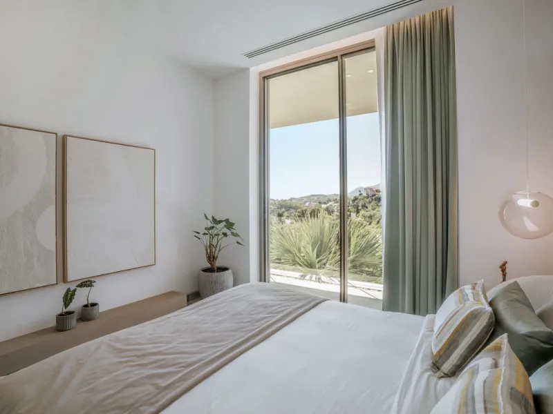 House - Detached Villa в продаже в Benahavís, Málaga. В доме 6 спален и 9 ванных комнат. Площадь дома 943 м². Площадь участка 960 м²