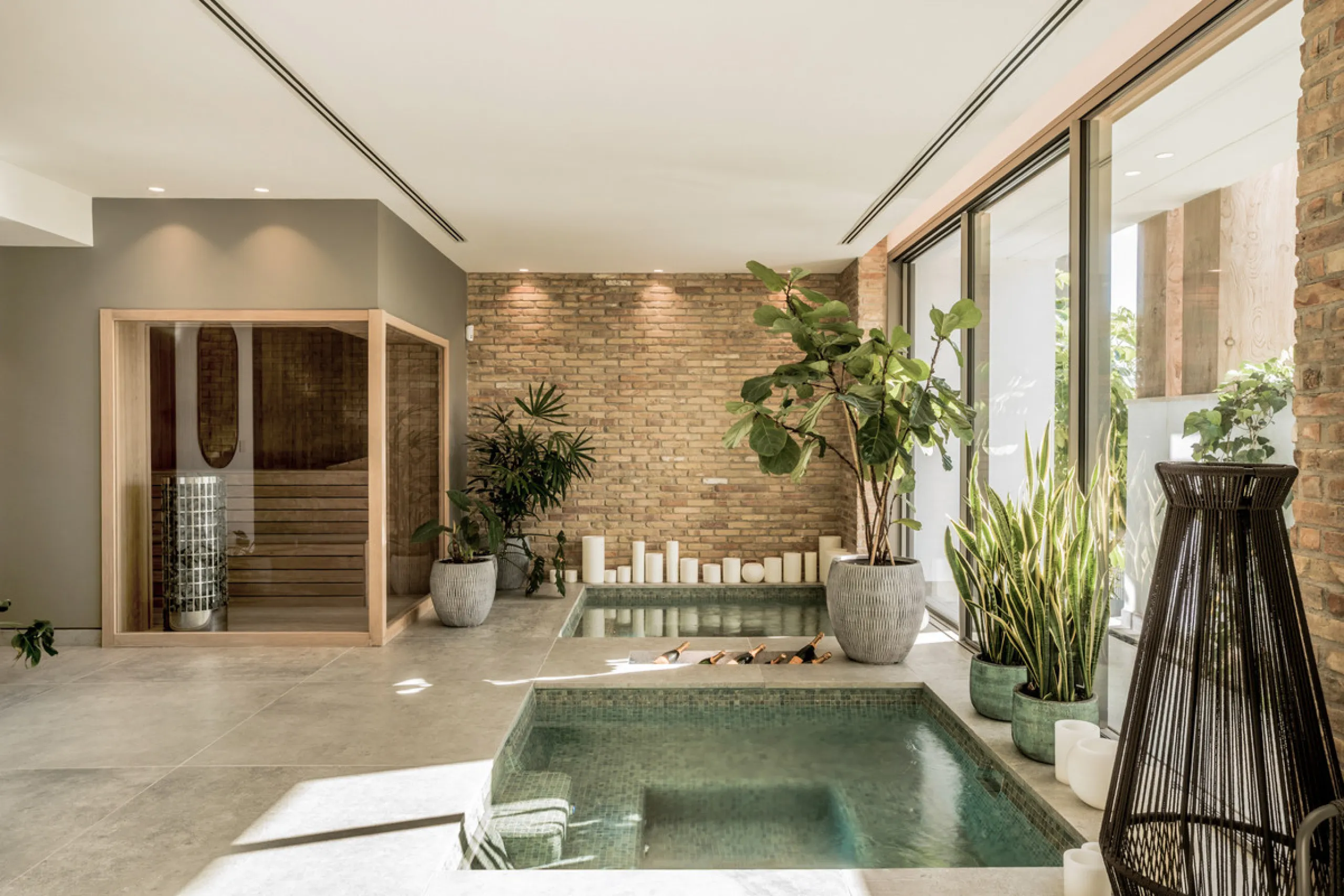 House - Detached Villa в продаже в Benahavís, Málaga. В доме 6 спален и 9 ванных комнат. Площадь дома 943 м². Площадь участка 960 м²