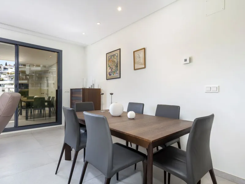 Apartment - Middle Floor Apartment в продаже в Marbella, Málaga. В доме 2 спален и 2 ванных комнат. Площадь дома 74 м²
