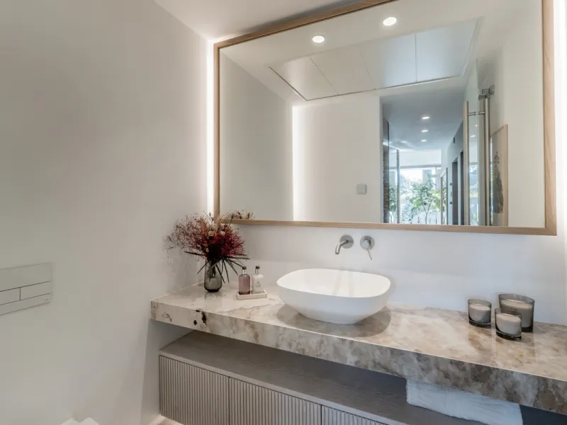 House - Detached Villa в продаже в Benahavís, Málaga. В доме 6 спален и 9 ванных комнат. Площадь дома 943 м². Площадь участка 960 м²