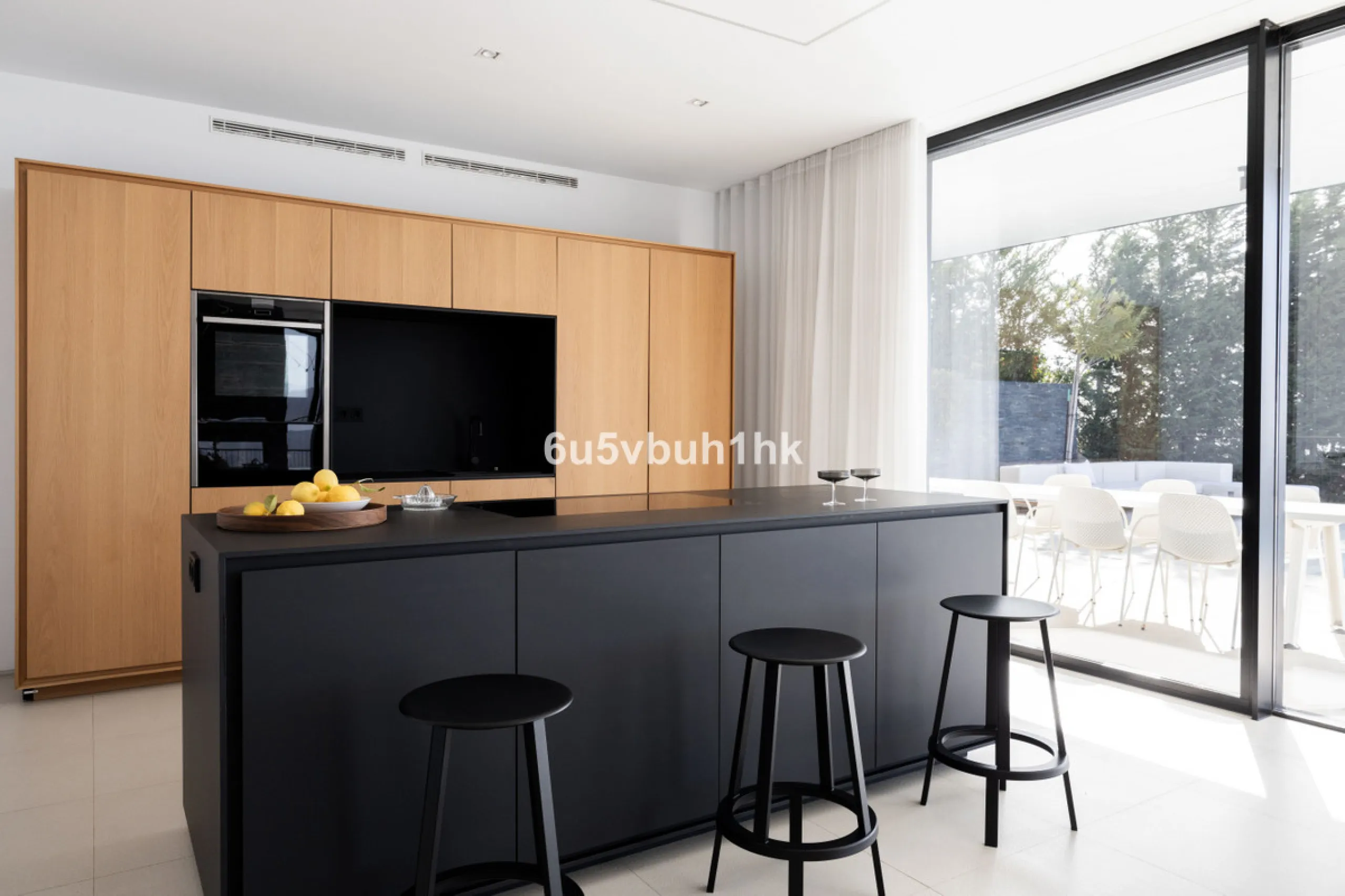 House - Detached Villa в продаже в Mijas, Málaga. В доме 4 спален и 4 ванных комнат. Площадь дома 400 м². Площадь участка 2055 м²