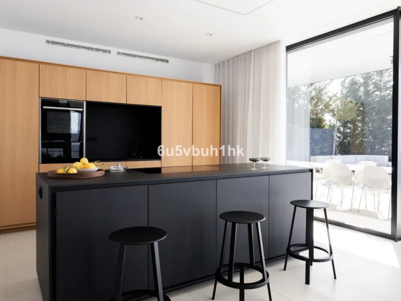 House - Detached Villa в продаже в Mijas, Málaga. В доме 4 спален и 4 ванных комнат. Площадь дома 400 м². Площадь участка 2055 м²