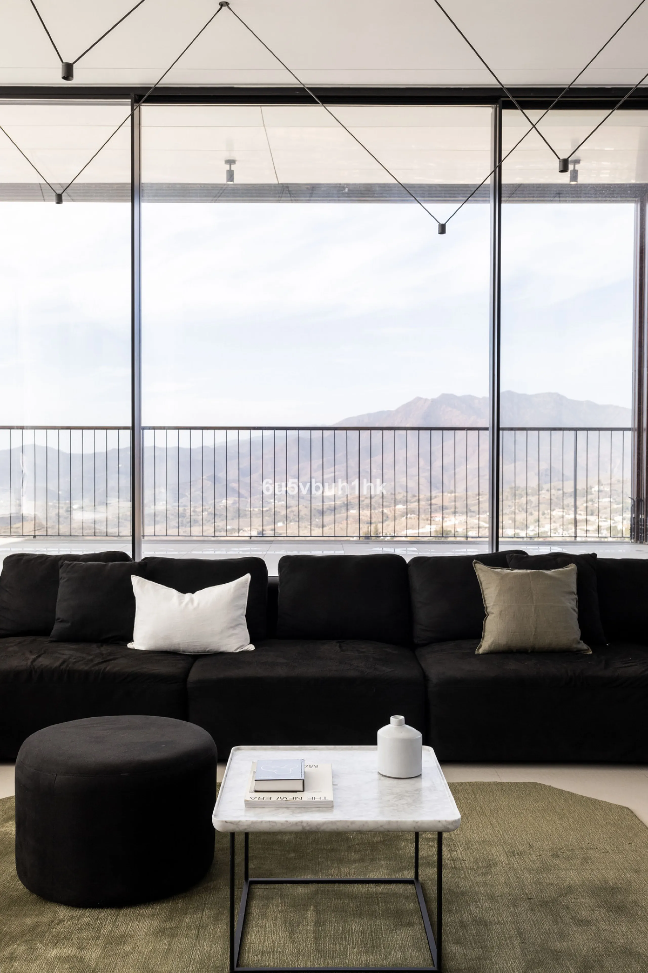 House - Detached Villa в продаже в Mijas, Málaga. В доме 4 спален и 4 ванных комнат. Площадь дома 400 м². Площадь участка 2055 м²