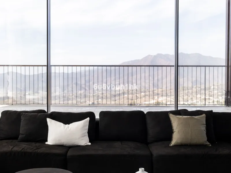 House - Detached Villa в продаже в Mijas, Málaga. В доме 4 спален и 4 ванных комнат. Площадь дома 400 м². Площадь участка 2055 м²