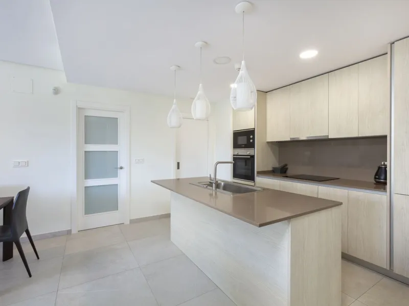 Apartment - Middle Floor Apartment в продаже в Marbella, Málaga. В доме 2 спален и 2 ванных комнат. Площадь дома 74 м²