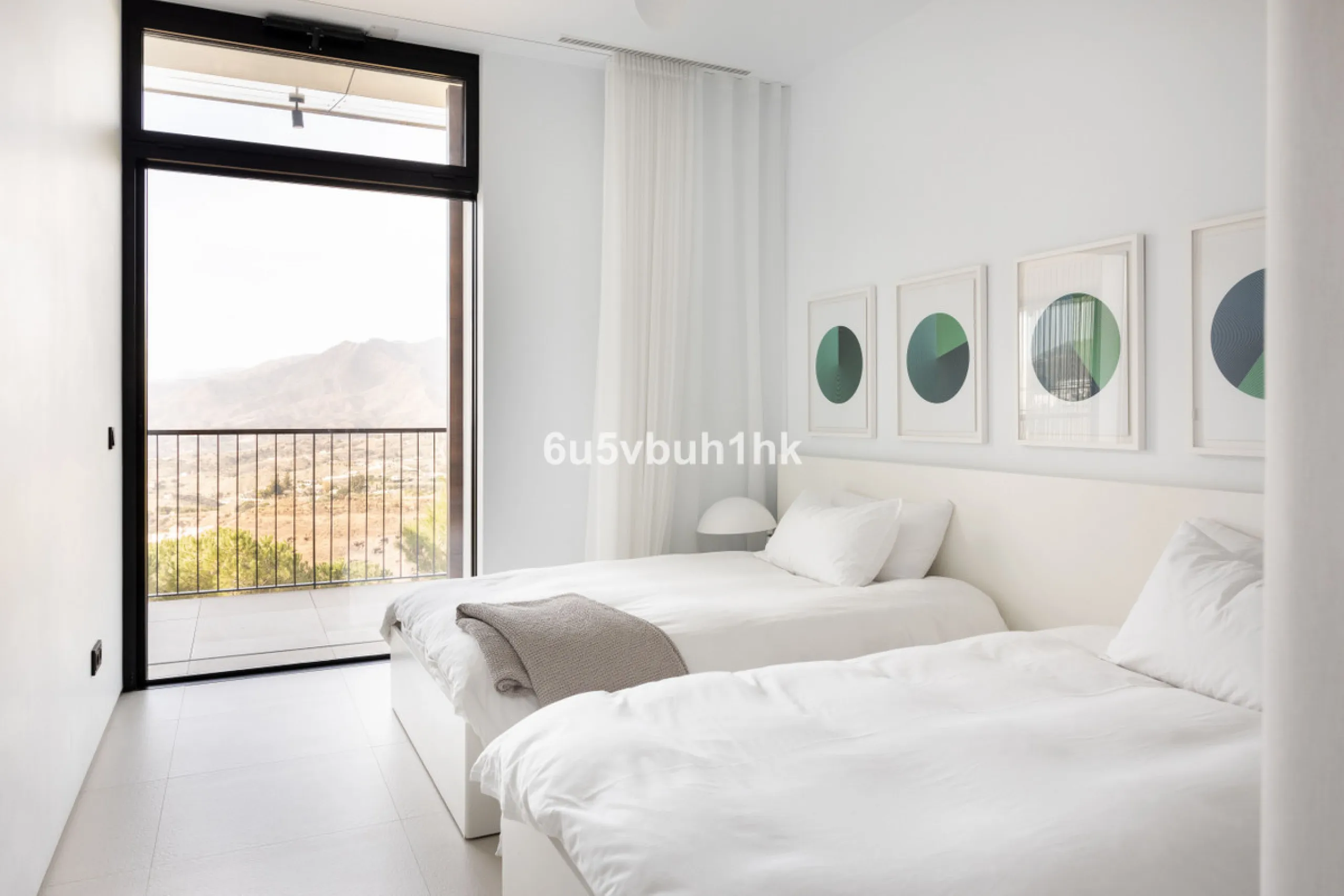 House - Detached Villa в продаже в Mijas, Málaga. В доме 4 спален и 4 ванных комнат. Площадь дома 400 м². Площадь участка 2055 м²