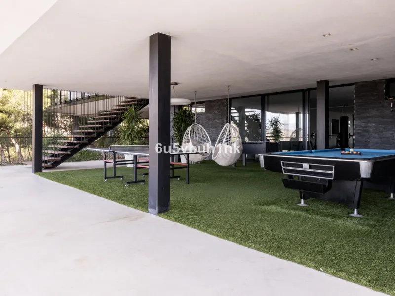 House - Detached Villa в продаже в Mijas, Málaga. В доме 4 спален и 4 ванных комнат. Площадь дома 400 м². Площадь участка 2055 м²