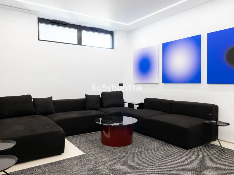 House - Detached Villa в продаже в Mijas, Málaga. В доме 4 спален и 4 ванных комнат. Площадь дома 400 м². Площадь участка 2055 м²