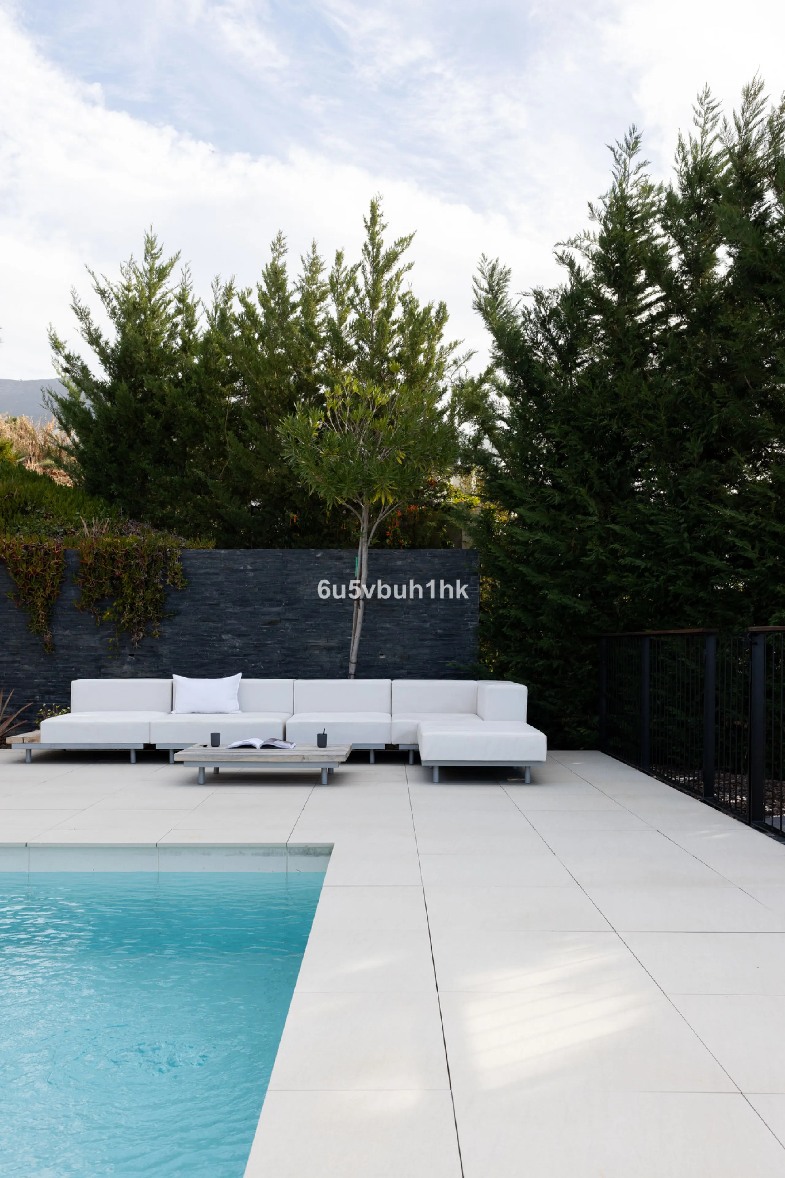 House - Detached Villa в продаже в Mijas, Málaga. В доме 4 спален и 4 ванных комнат. Площадь дома 400 м². Площадь участка 2055 м²