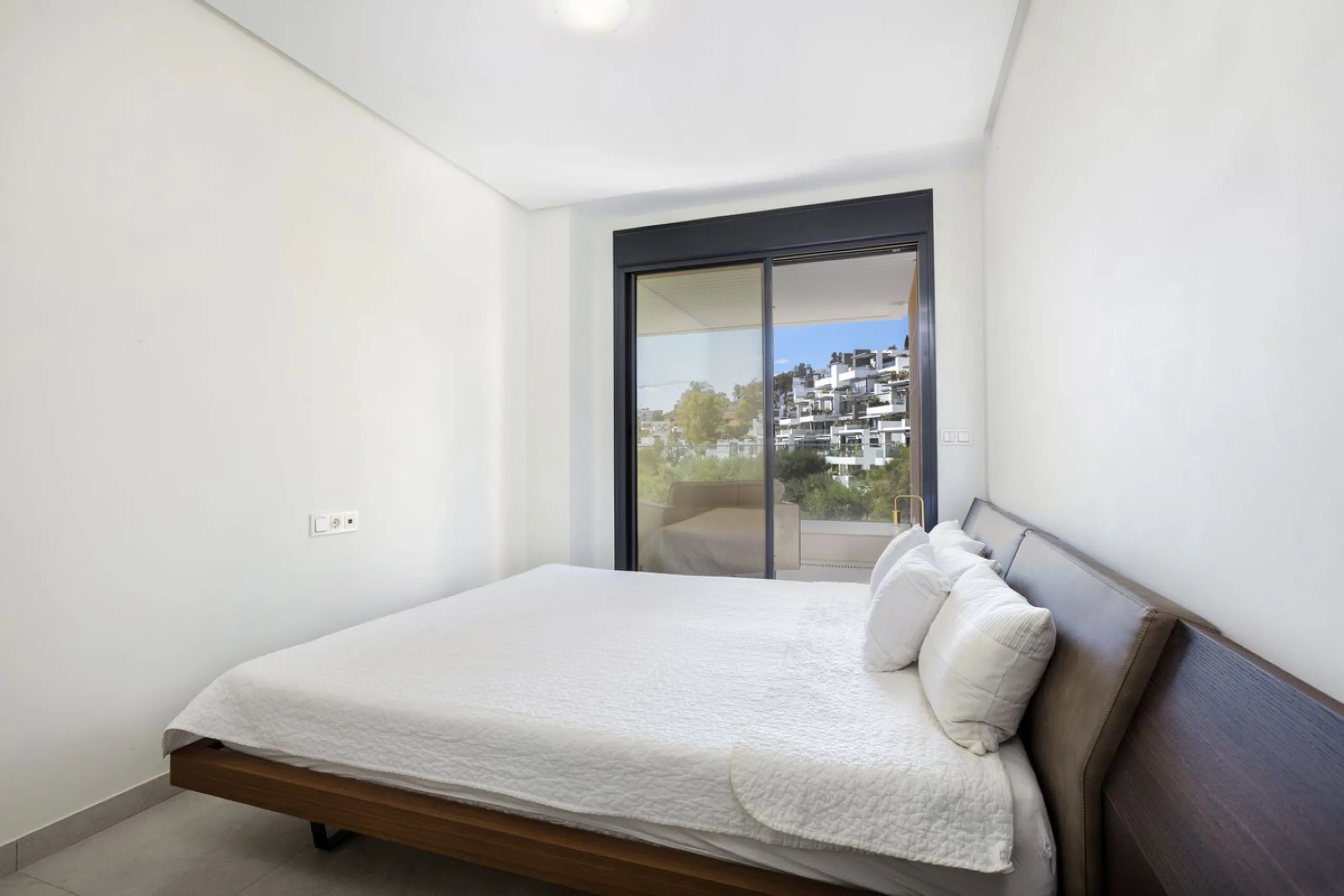 Apartment - Middle Floor Apartment в продаже в Marbella, Málaga. В доме 2 спален и 2 ванных комнат. Площадь дома 74 м²