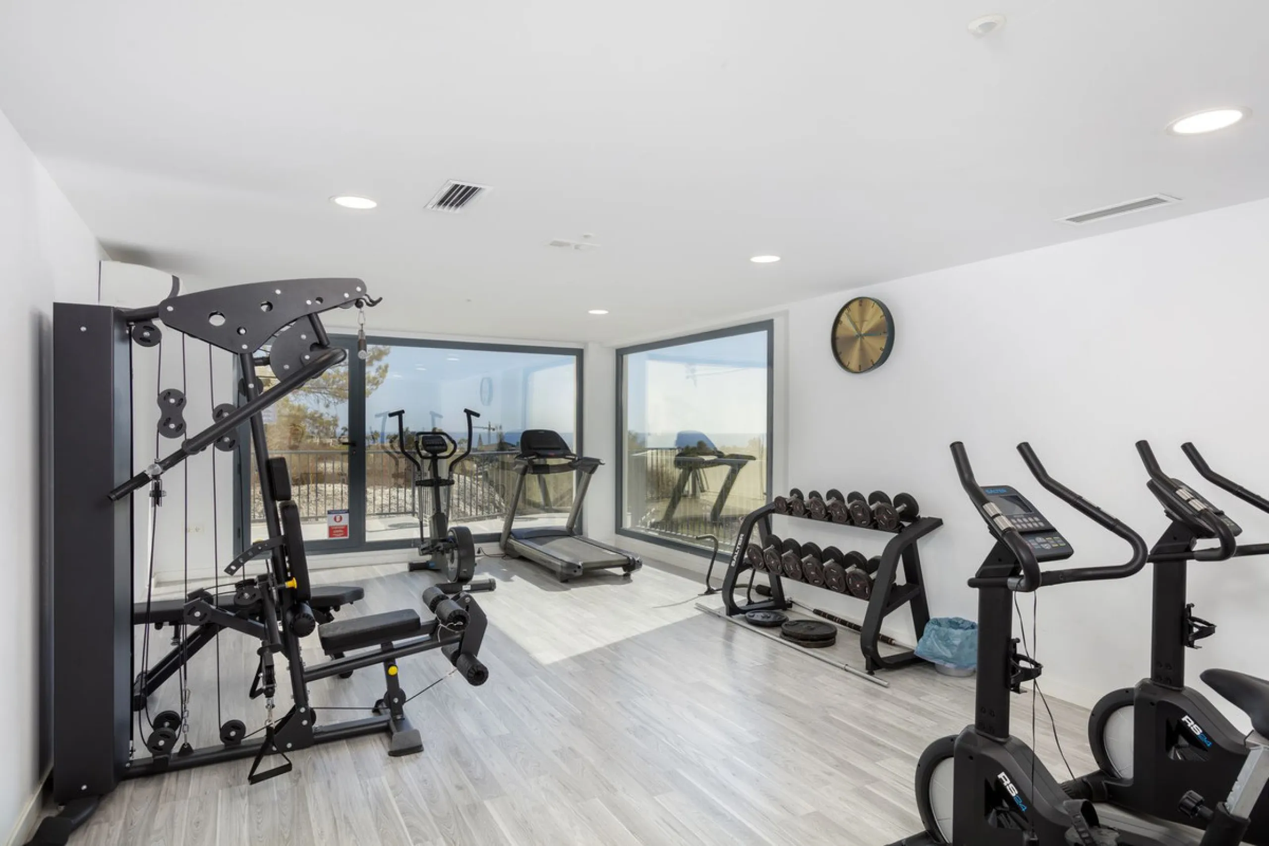 Apartment - Middle Floor Apartment в продаже в Marbella, Málaga. В доме 2 спален и 2 ванных комнат. Площадь дома 74 м²