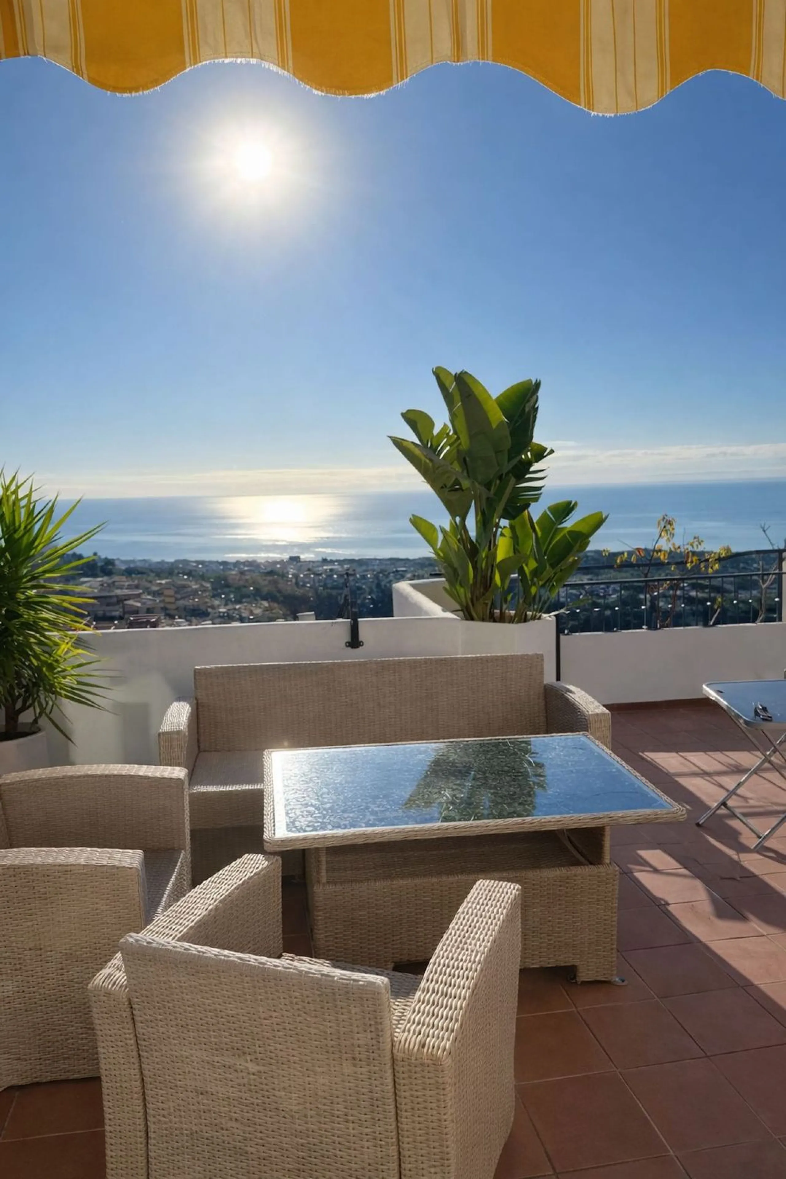 Apartment - Penthouse в продаже в Mijas, Málaga. В доме 3 спален и 2 ванных комнат. Площадь дома 120 м²