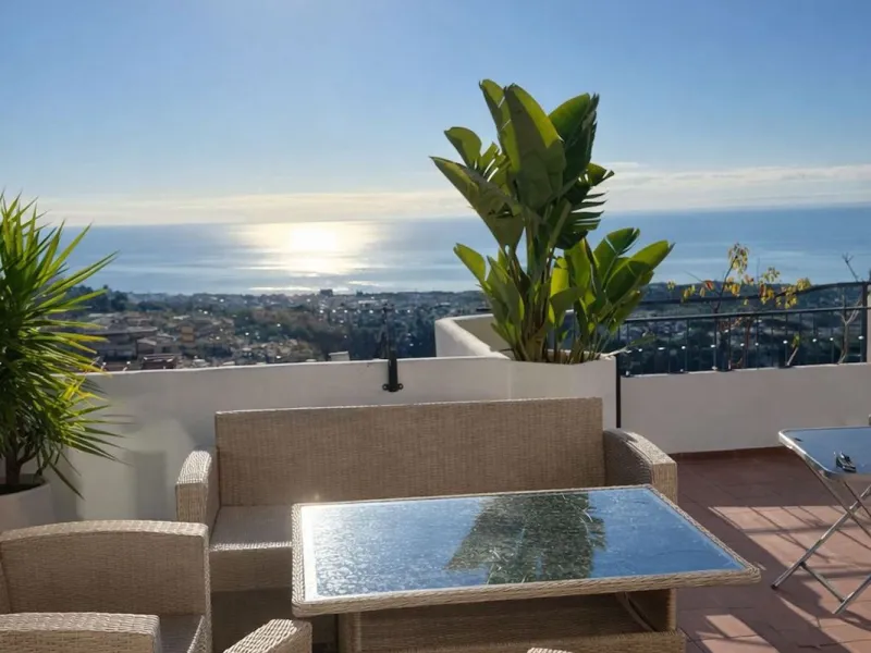 Apartment - Penthouse в продаже в Mijas, Málaga. В доме 3 спален и 2 ванных комнат. Площадь дома 120 м²