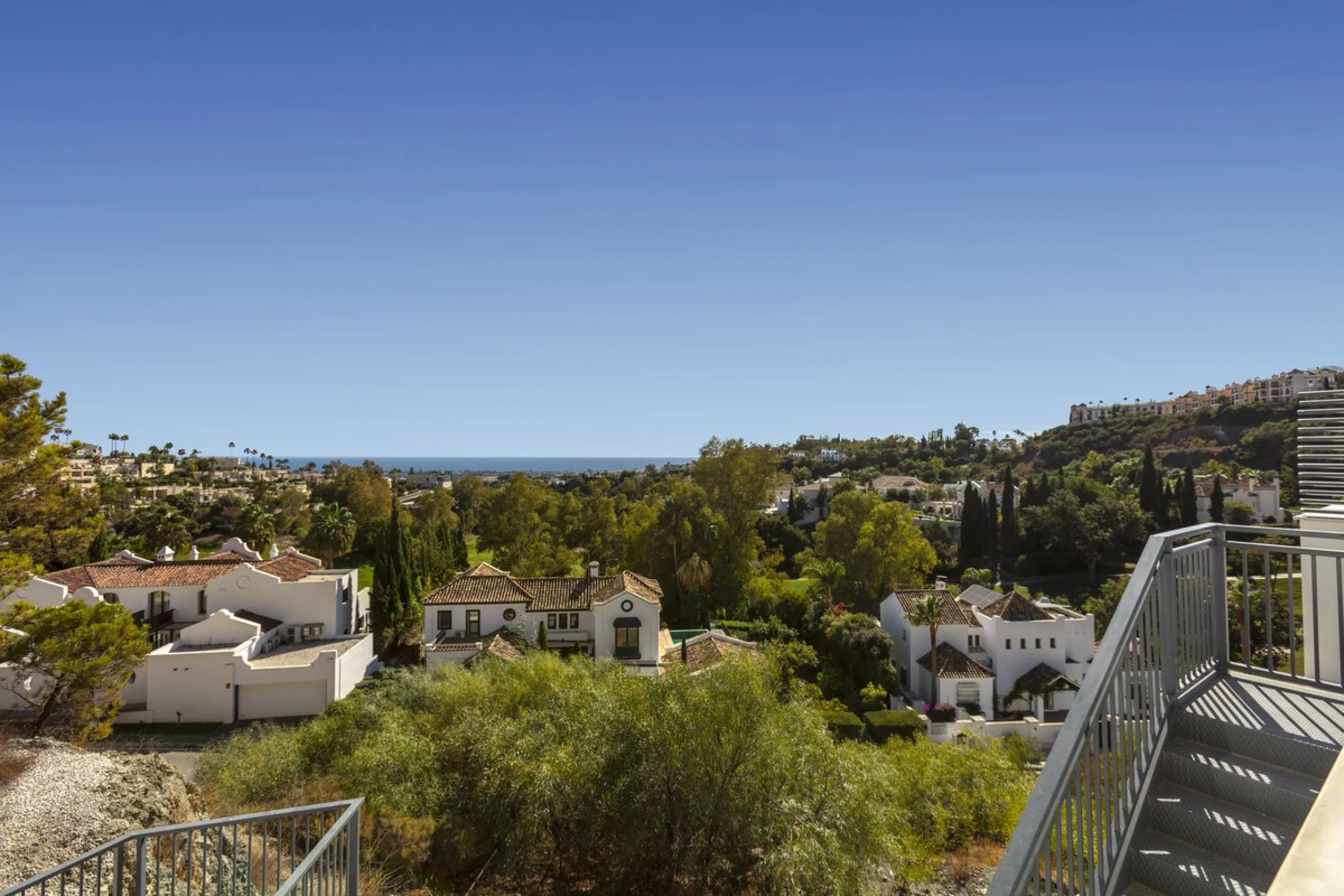 Apartment - Middle Floor Apartment в продаже в Marbella, Málaga. В доме 2 спален и 2 ванных комнат. Площадь дома 74 м²