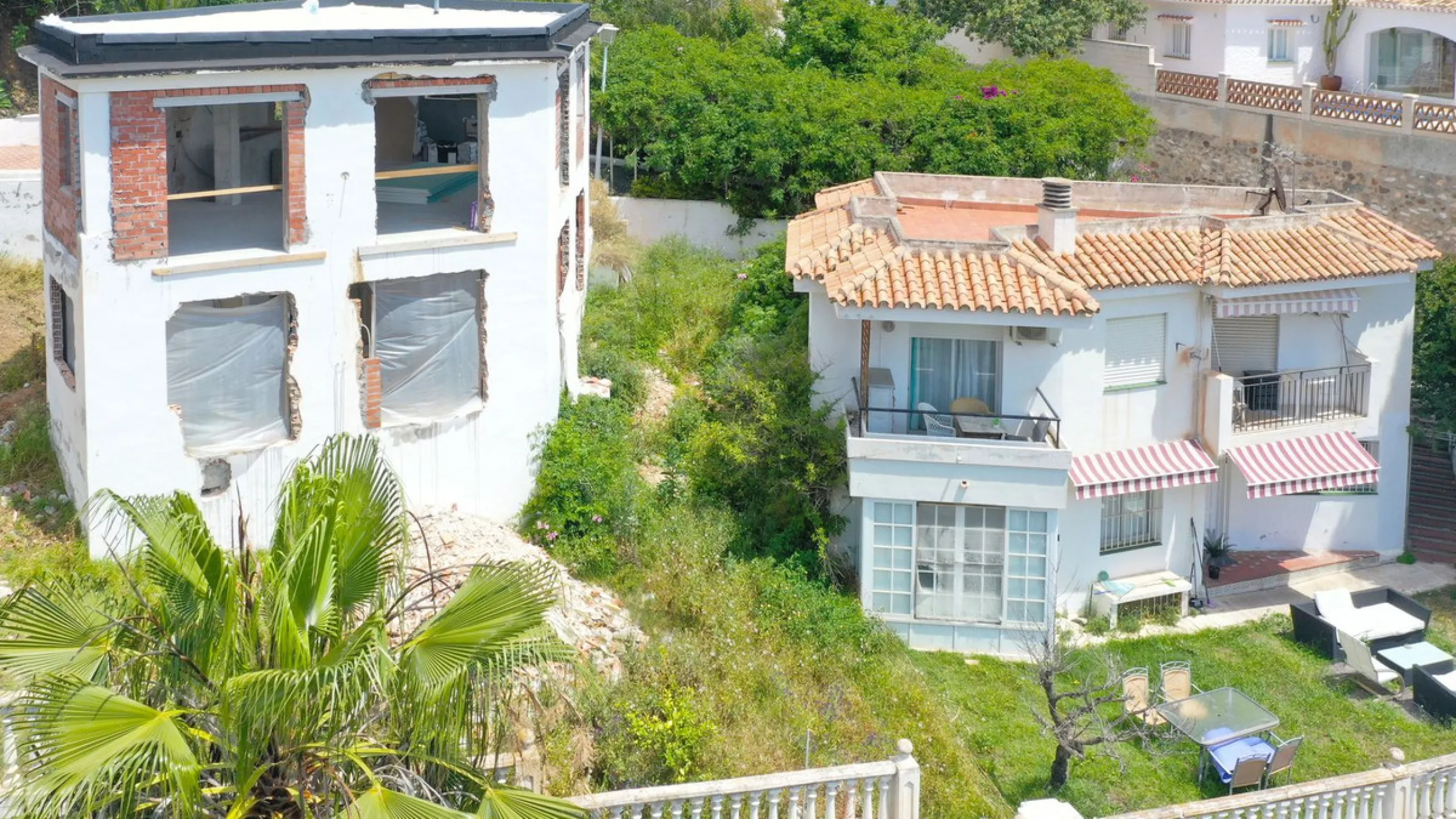 Investment Opportunity –3 Renovation Villas in Torreblanca