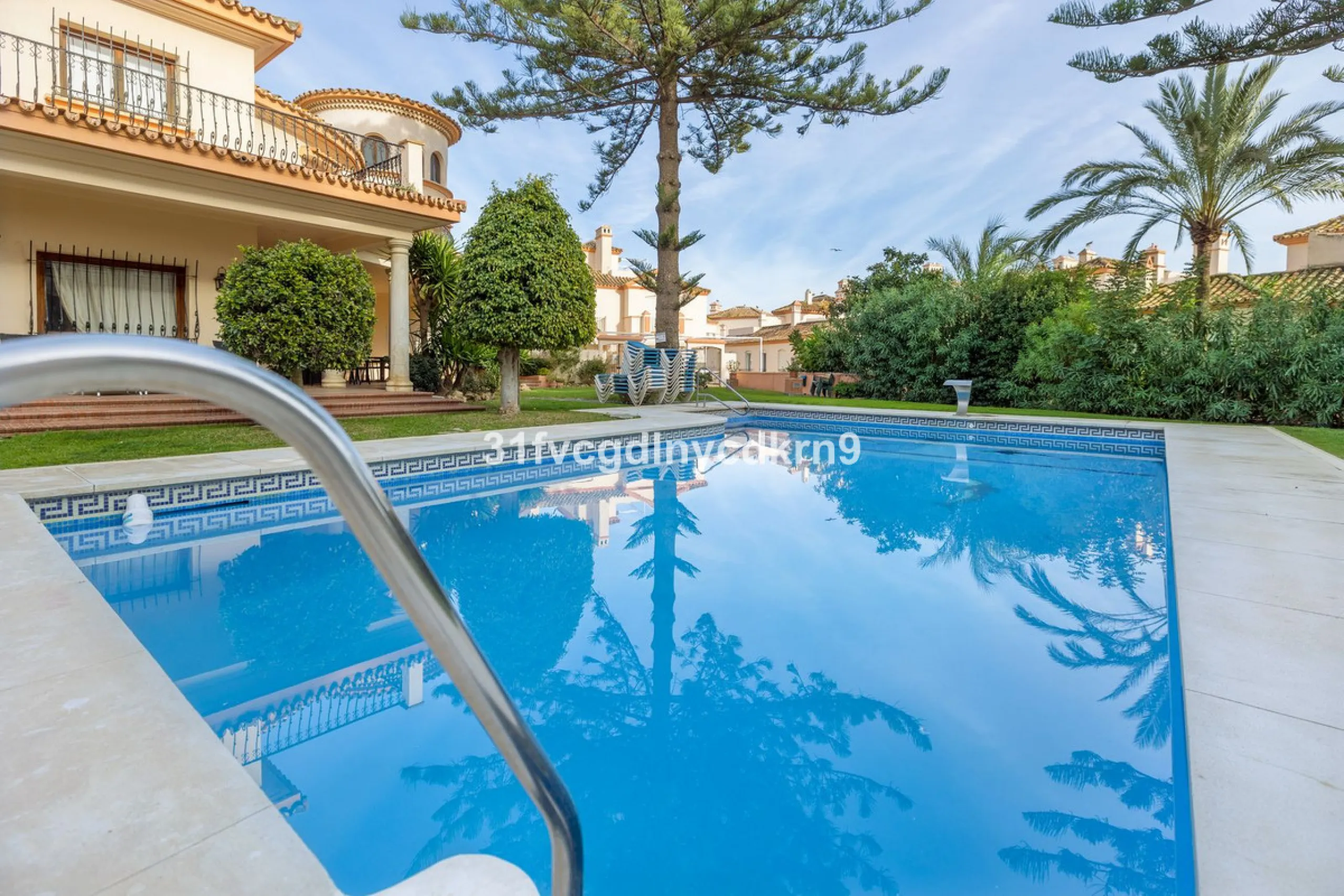 Stunning Townhouse frontline Port and beach! *with tourist license *