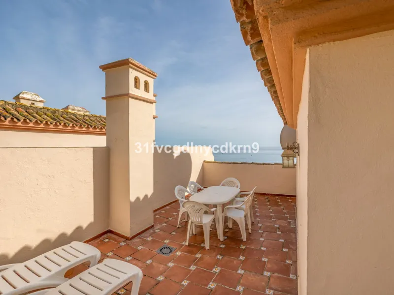 Stunning Townhouse frontline Port and beach! *with tourist license *
