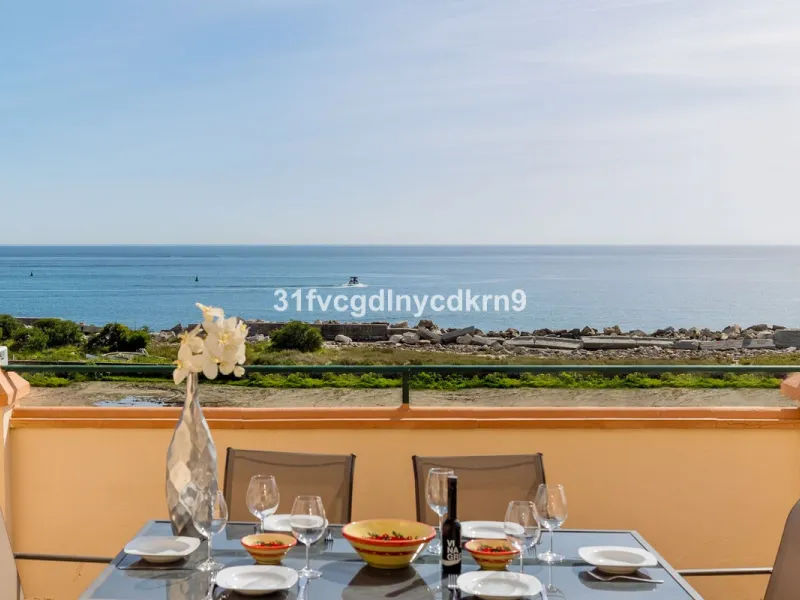 Stunning Townhouse frontline Port and beach! *with tourist license *