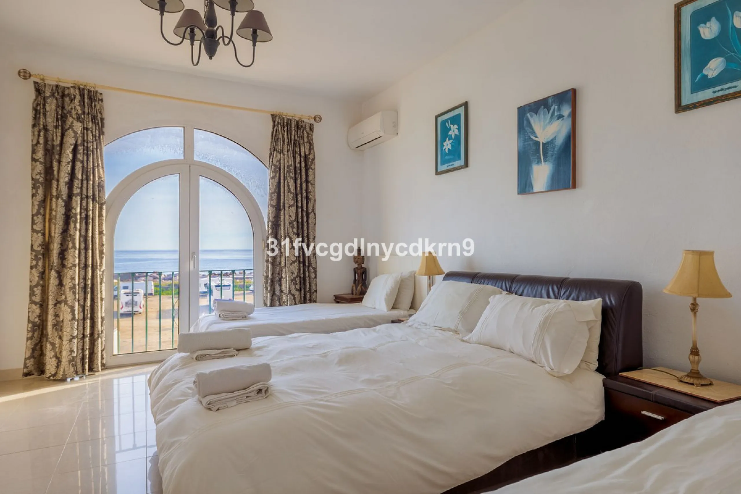 Stunning Townhouse frontline Port and beach! *with tourist license *